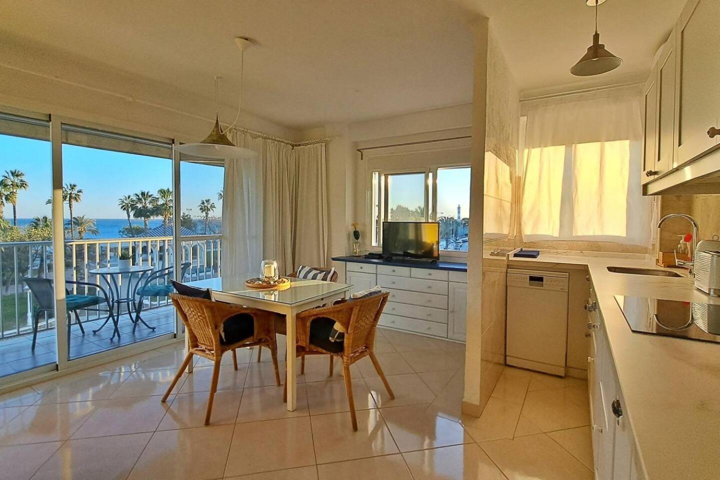 Apartamento El Nido Torre Del Mar Exterior photo